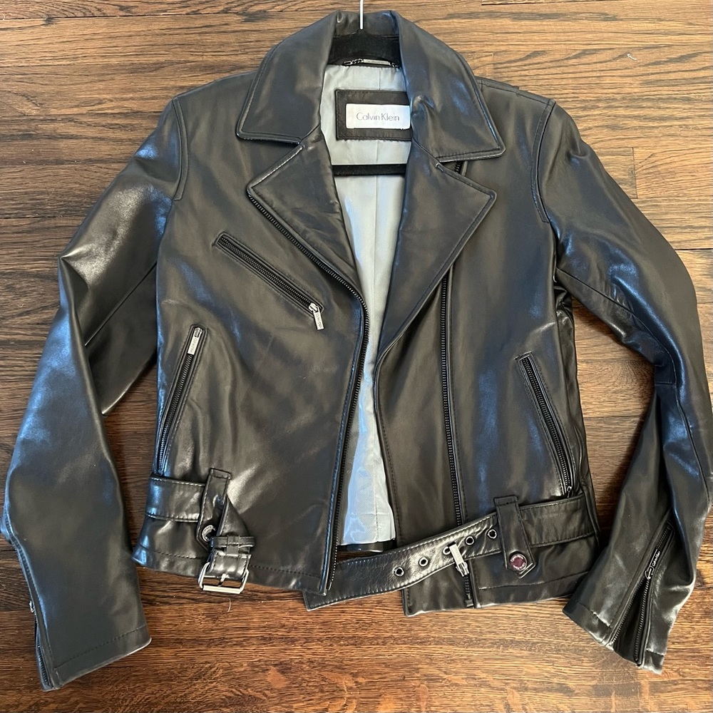 Calvin Klein Leather MOTO Jacket in Black with Silver-toned Hardware. Size Small